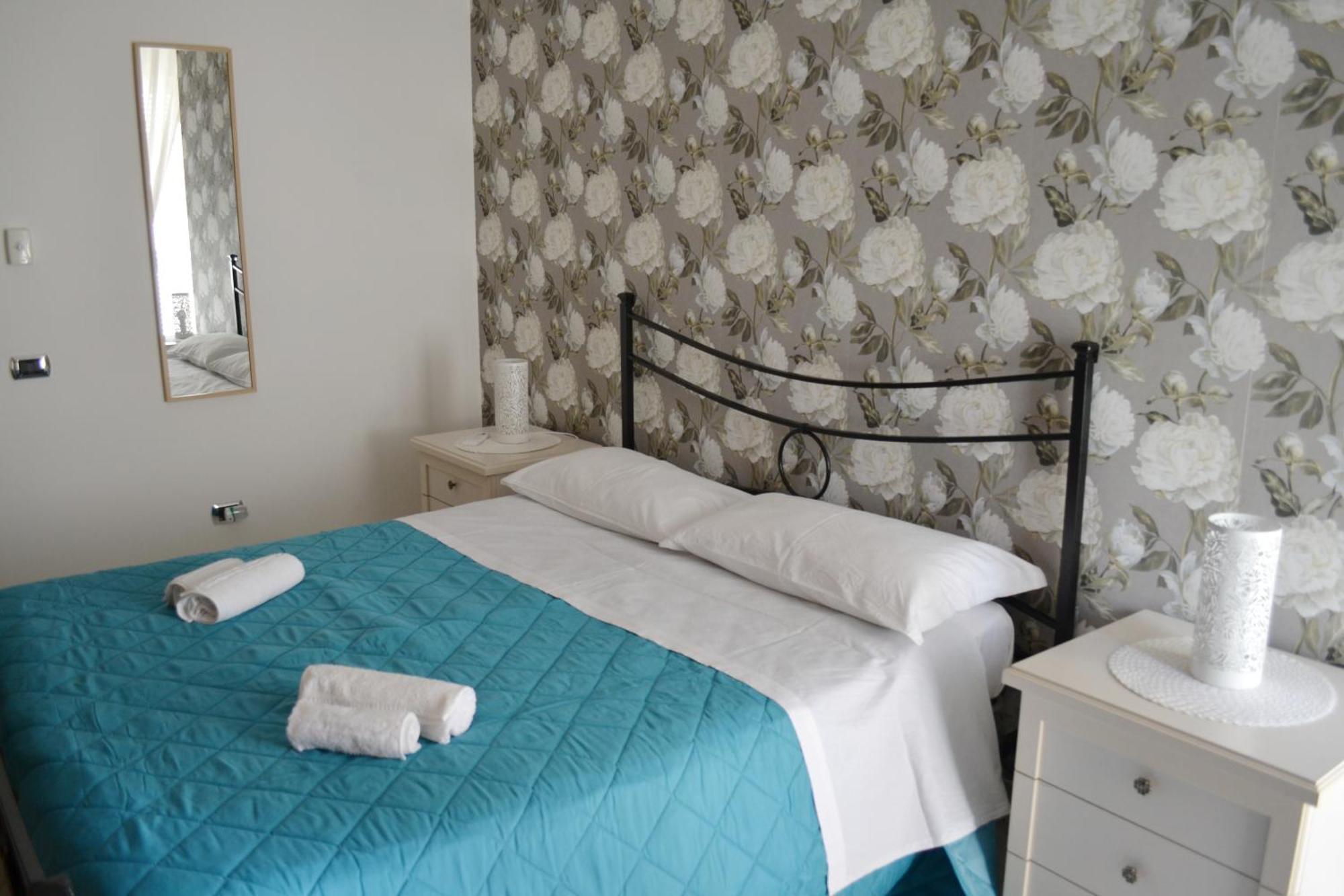Casa Round Apartment Наполи Екстериор снимка