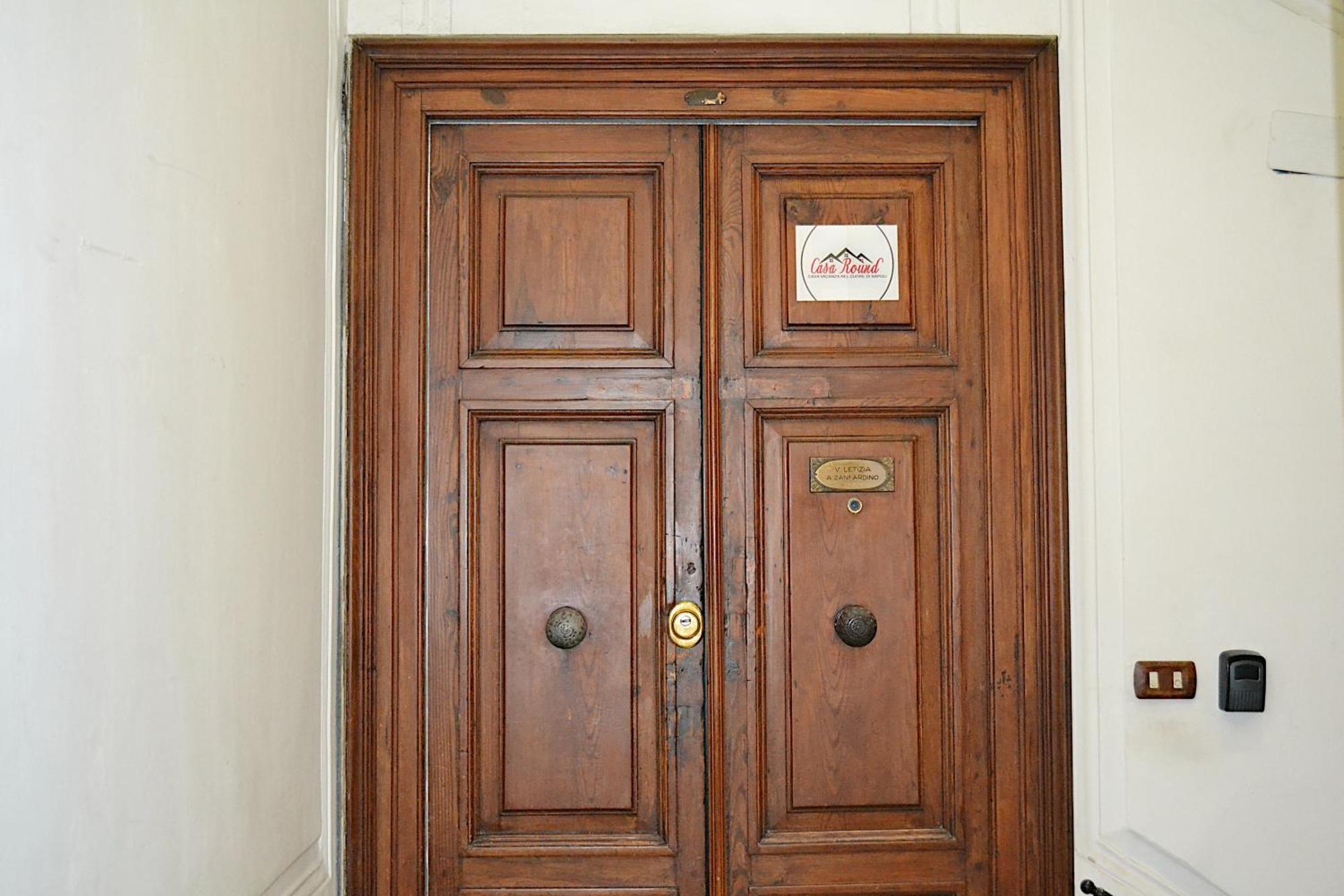Casa Round Apartment Наполи Екстериор снимка